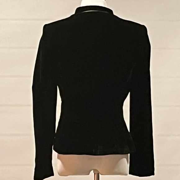 Black velvet size 6 jacket - Picture 2 of 3